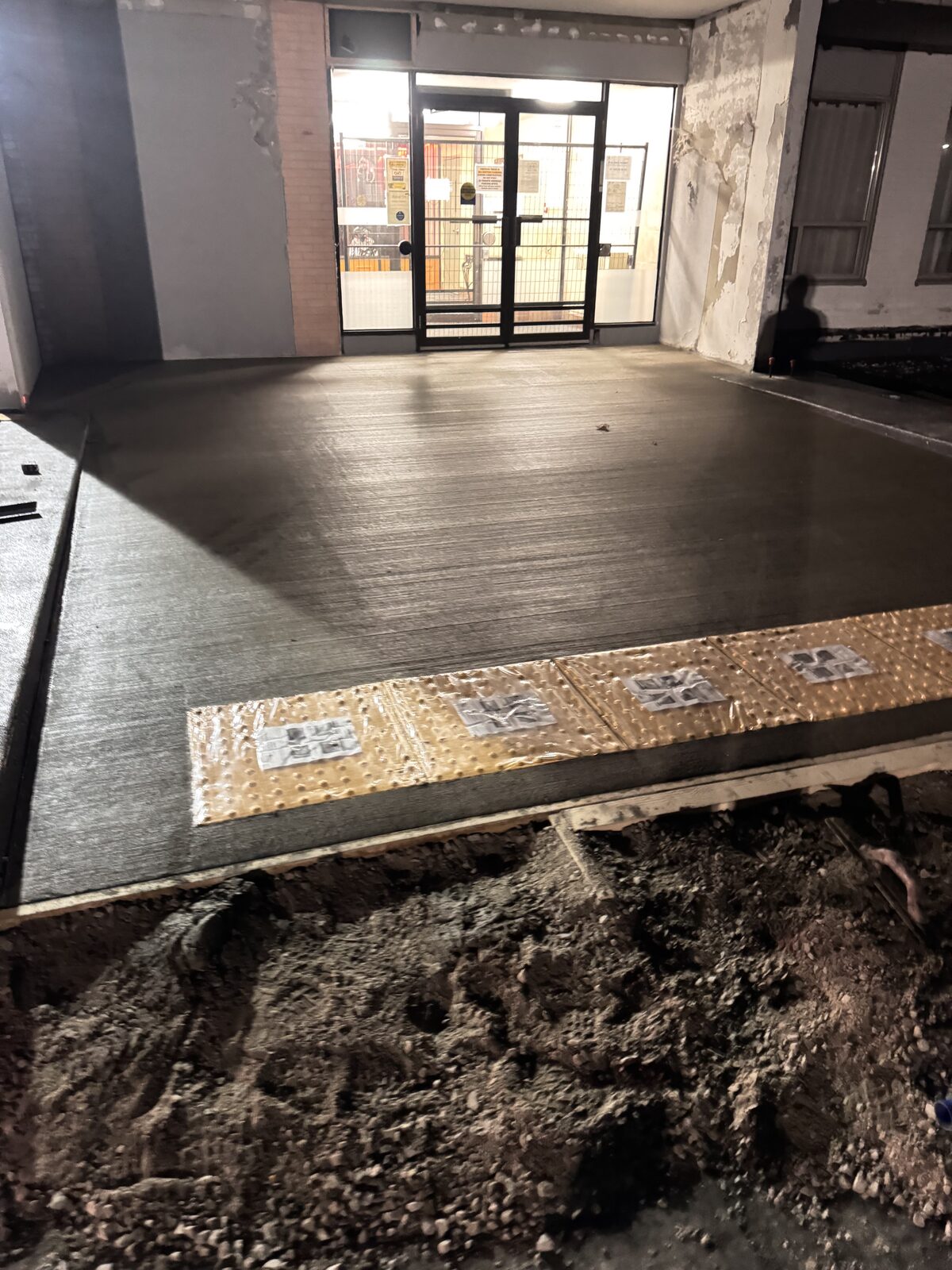 Commercial sidewalk pour